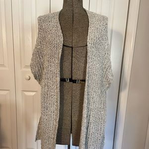 Long sleeveless shall cardigan